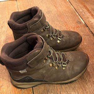 Kids Merrell hiking boots size size 1- UK 13, EU 32